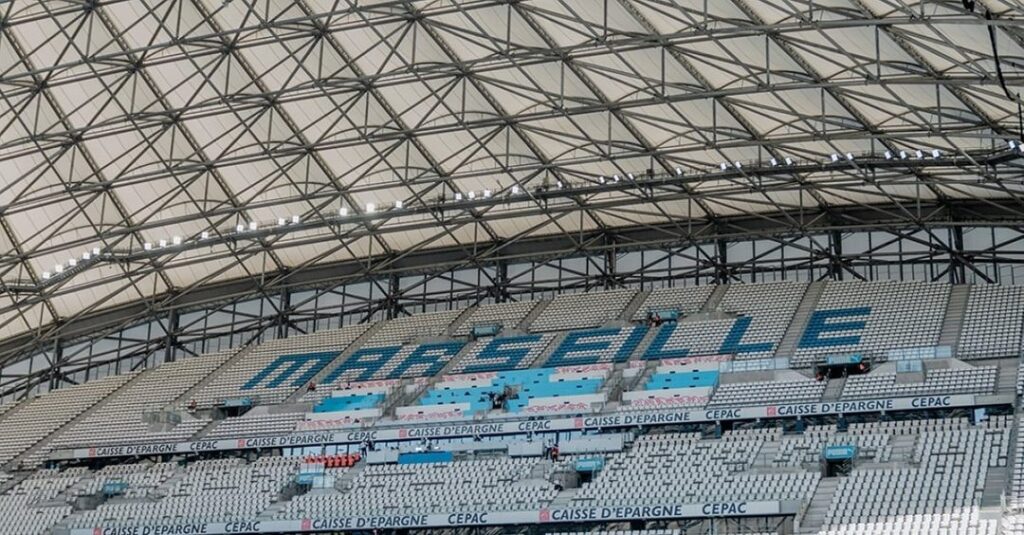 RC Lens, OM : Mercato et le père de ce joueur veut l'envoyer au Barça ! RC Lens, OM : Mercato et le père de ce joueur veut l'envoyer au Barça ! | OM Mercato